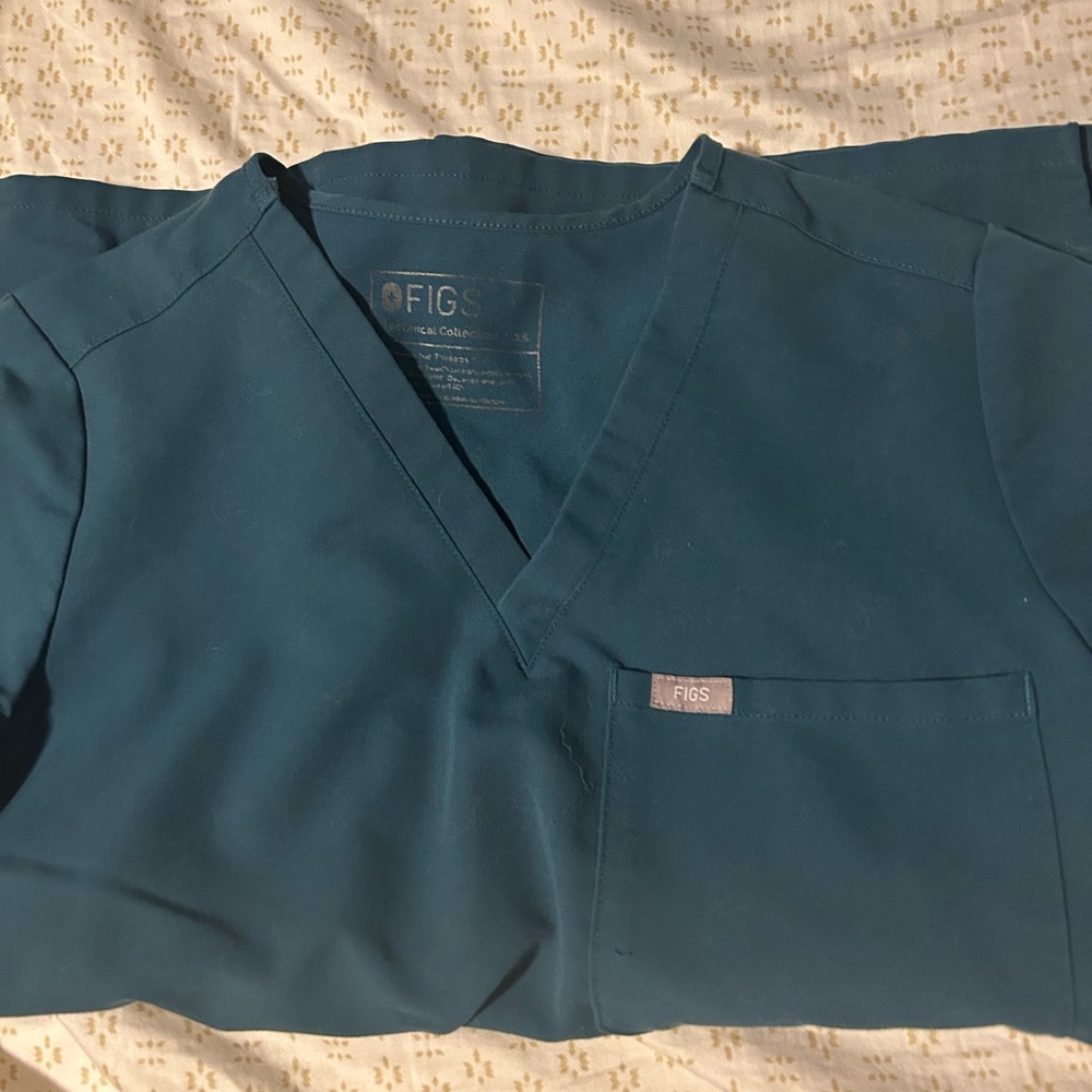 Figs Scrub Top